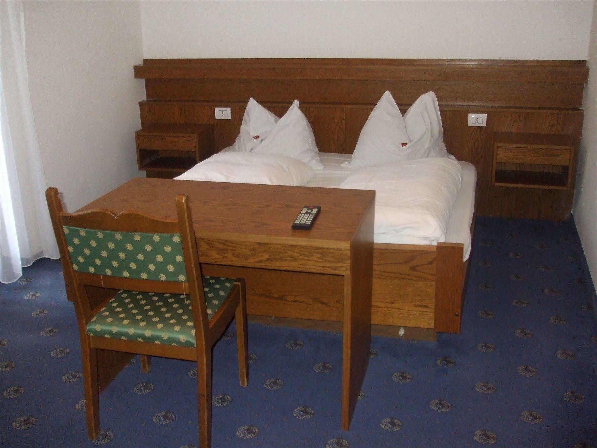 Zur Sonne Hotel